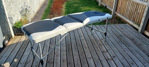 Portable folding massage table - folding,